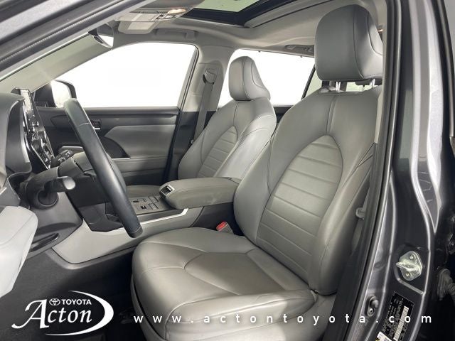 2021 Toyota HIGHLANDER XLE