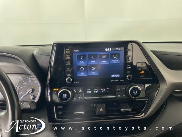 2022 Toyota HIGHLANDER XLE