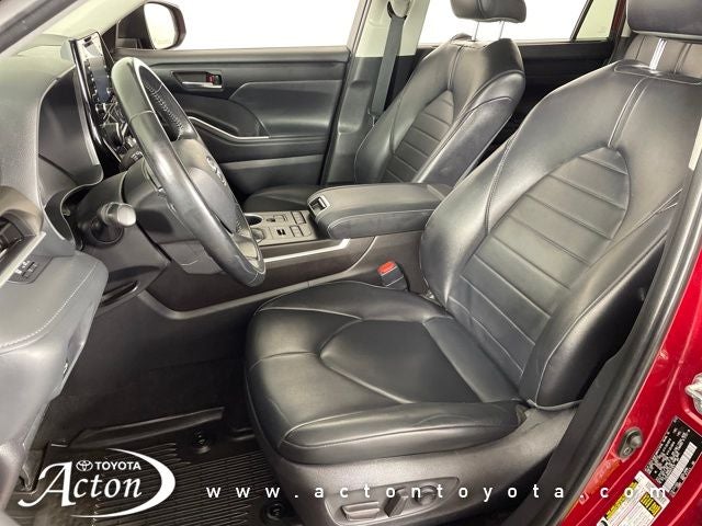 2022 Toyota HIGHLANDER XLE
