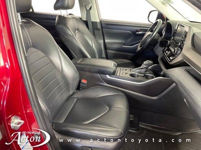 2022 Toyota HIGHLANDER XLE