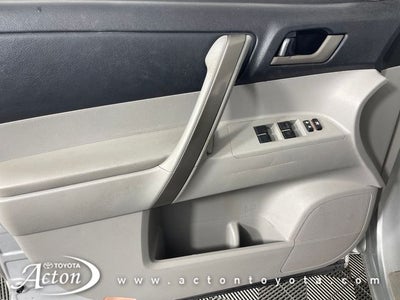 2010 Toyota HIGHLANDER SE