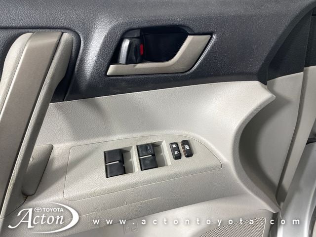 2010 Toyota HIGHLANDER SE