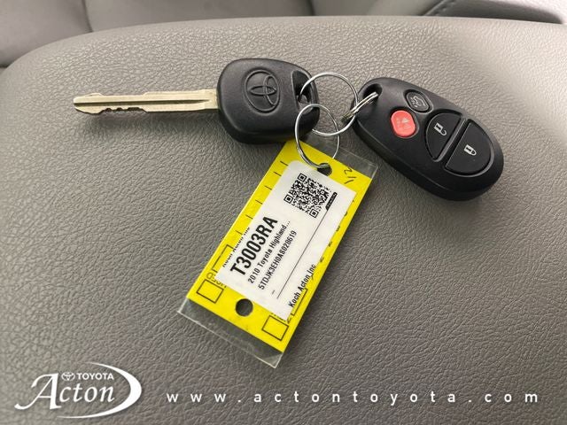 2010 Toyota HIGHLANDER SE