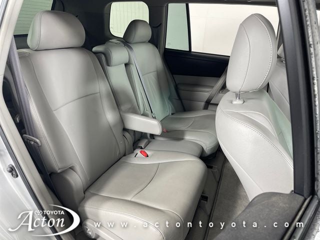 2010 Toyota HIGHLANDER SE