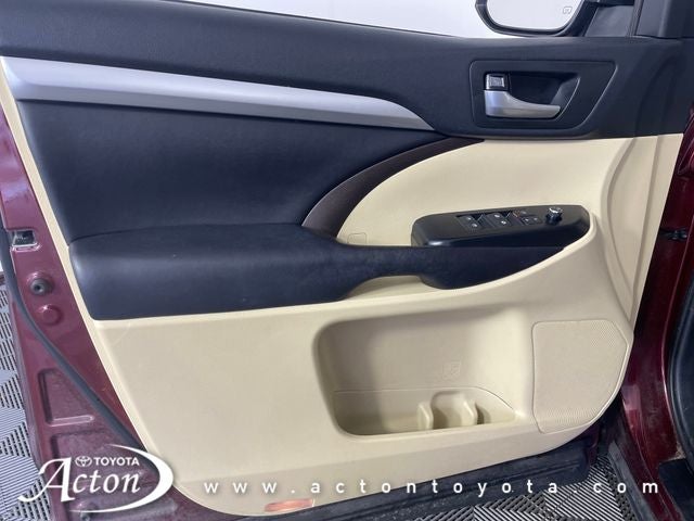 2016 Toyota HIGHLANDER XLE V6