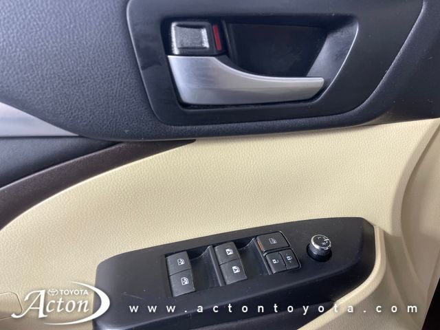 2016 Toyota HIGHLANDER XLE V6