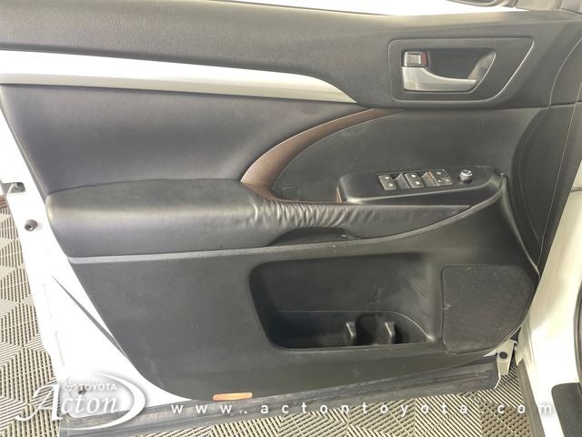 2016 Toyota HIGHLANDER XLE V6