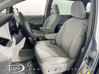 2017 Toyota Sienna LE 7 Passenger