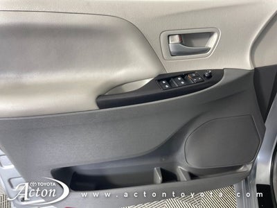 2017 Toyota Sienna LE 7 Passenger