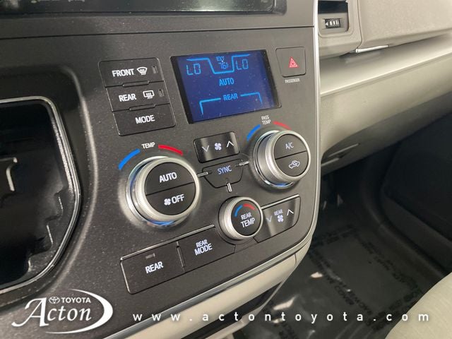 2017 Toyota Sienna LE 7 Passenger