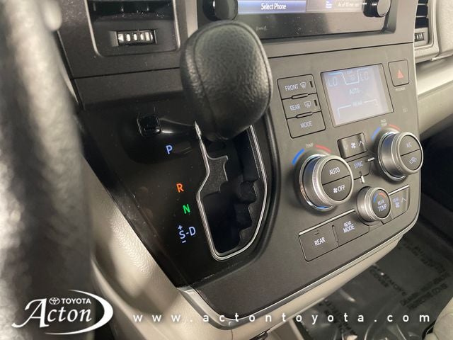 2017 Toyota Sienna LE 7 Passenger