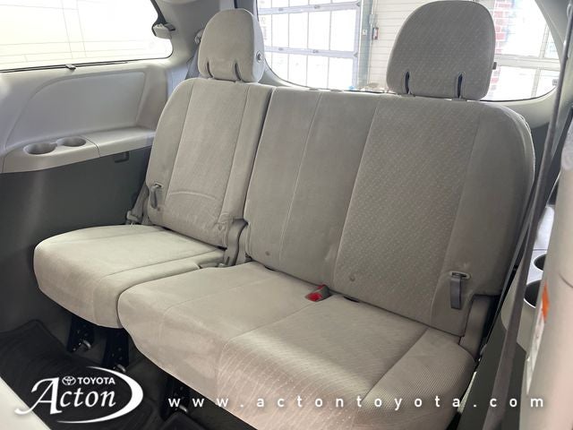 2017 Toyota Sienna LE 7 Passenger
