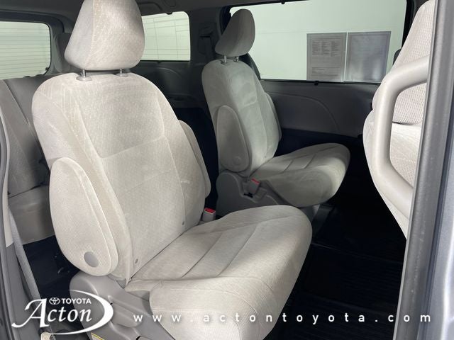 2017 Toyota Sienna LE 7 Passenger