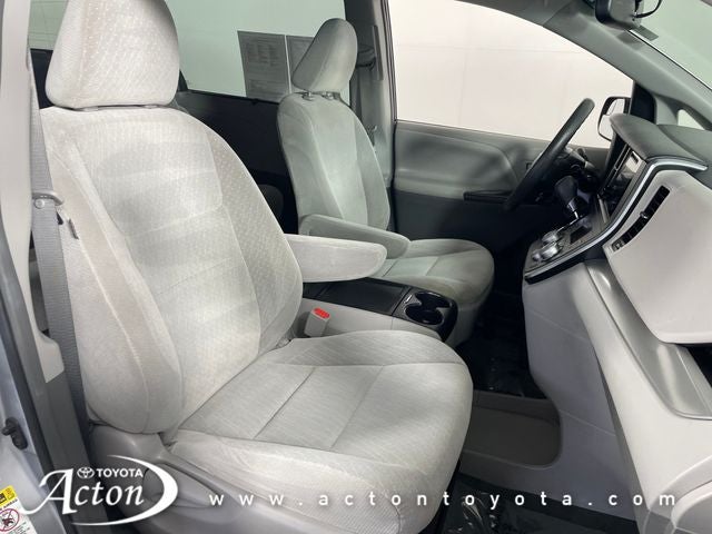 2017 Toyota Sienna LE 7 Passenger