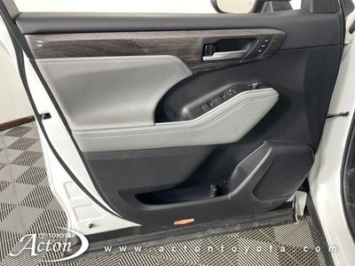 2023 Toyota HIGHLANDER Limited