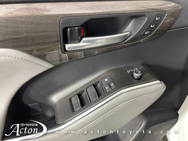 2023 Toyota HIGHLANDER Limited