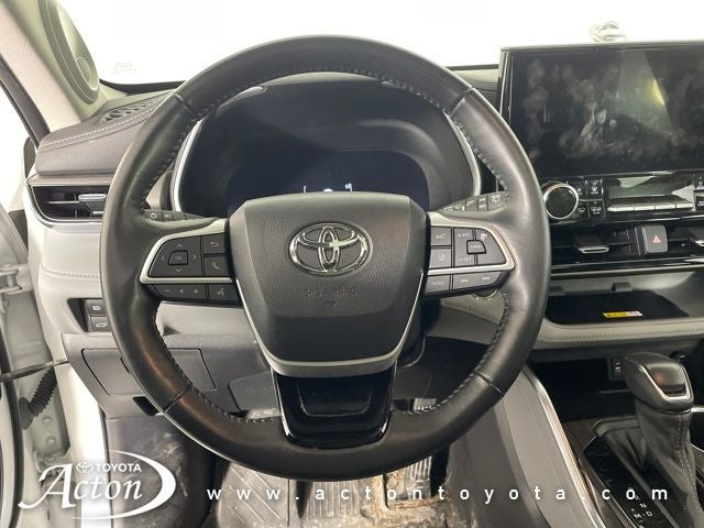 2023 Toyota HIGHLANDER Limited
