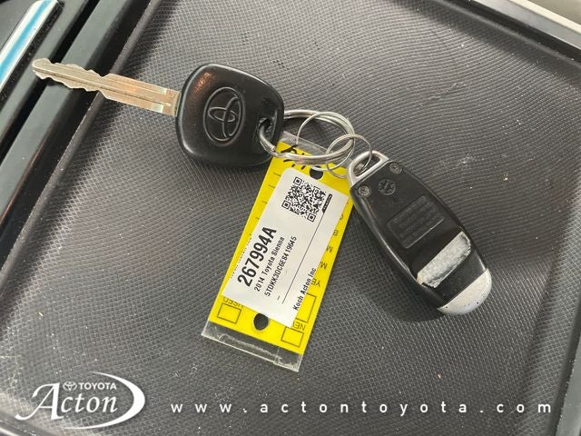 2014 Toyota SIENNA LE 3.5L LE 8 Passenger