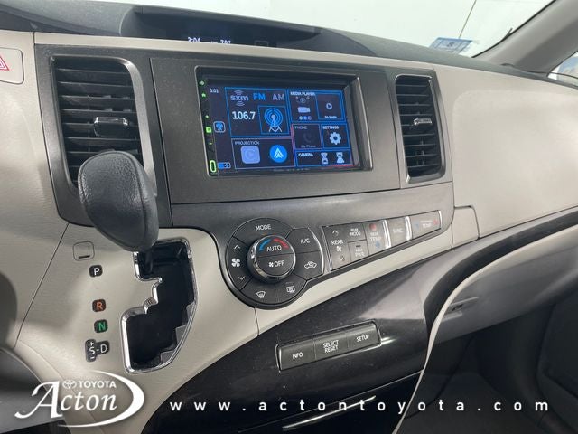2014 Toyota SIENNA LE 3.5L LE 8 Passenger