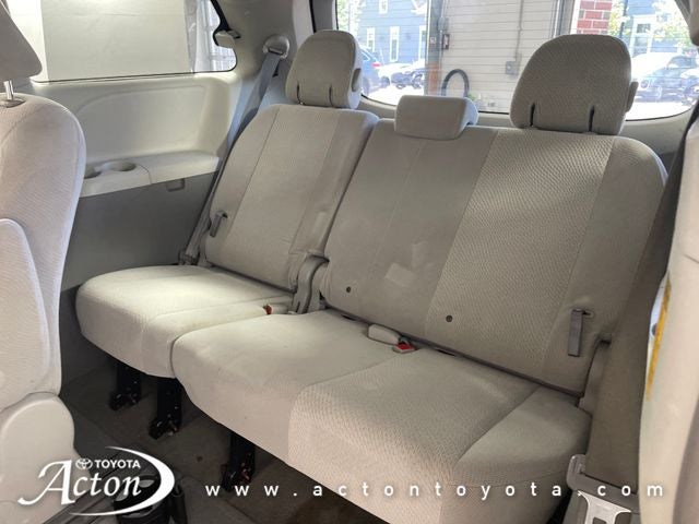 2014 Toyota SIENNA LE 3.5L LE 8 Passenger