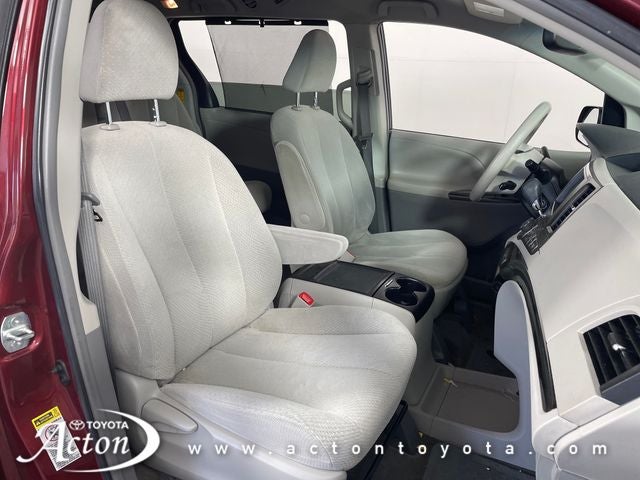 2014 Toyota SIENNA LE 3.5L LE 8 Passenger