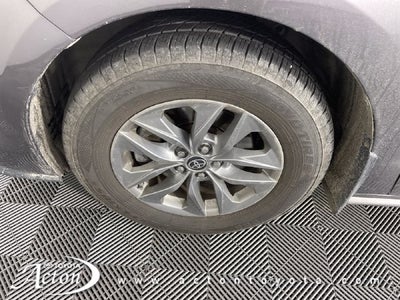 2022 Toyota Sienna LE 8 Passenger