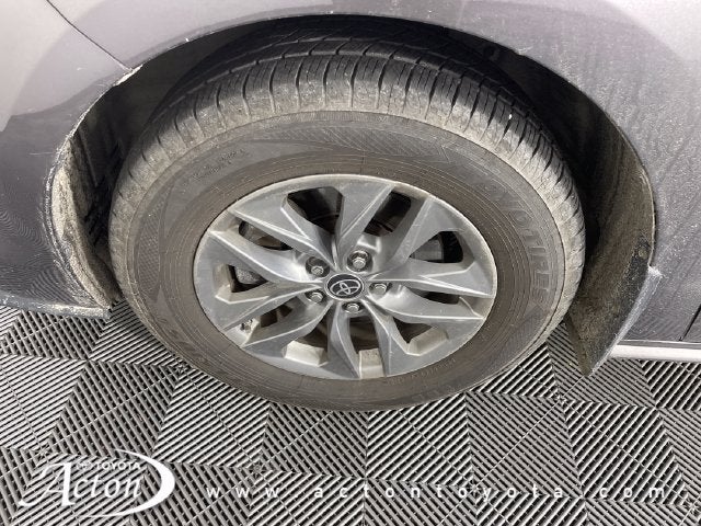 2022 Toyota Sienna LE 8 Passenger