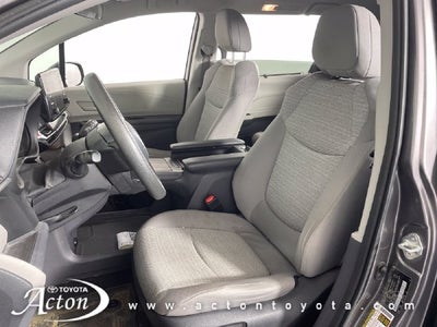 2022 Toyota Sienna LE 8 Passenger