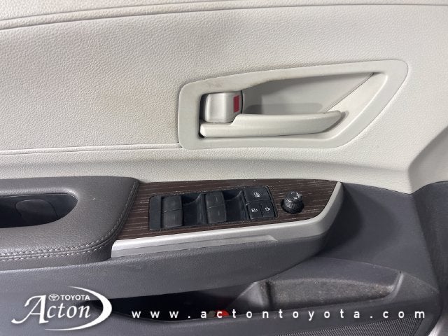2022 Toyota Sienna LE 8 Passenger