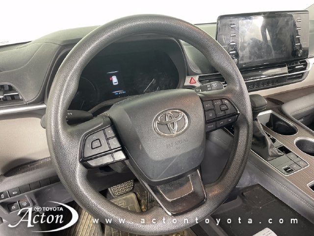 2022 Toyota Sienna LE 8 Passenger