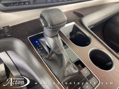 2022 Toyota Sienna LE 8 Passenger