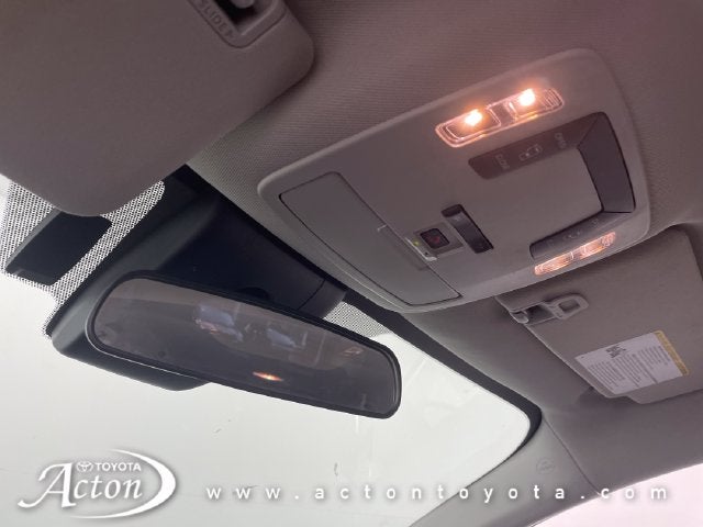 2022 Toyota Sienna LE 8 Passenger