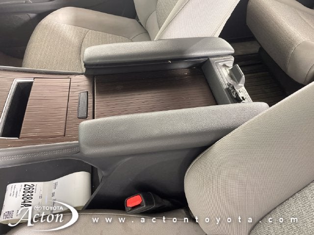 2022 Toyota Sienna LE 8 Passenger