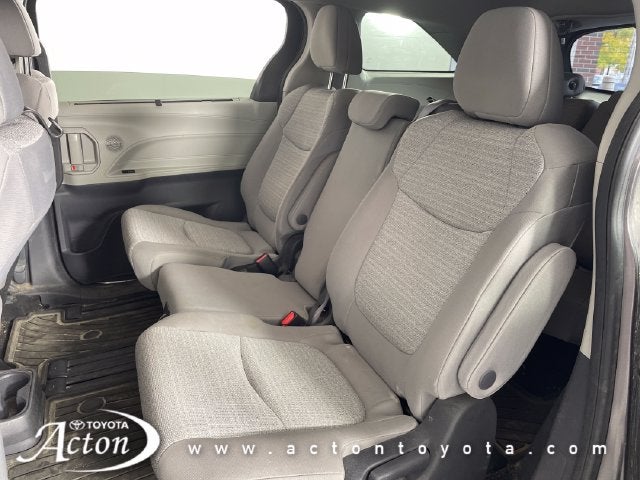 2022 Toyota Sienna LE 8 Passenger