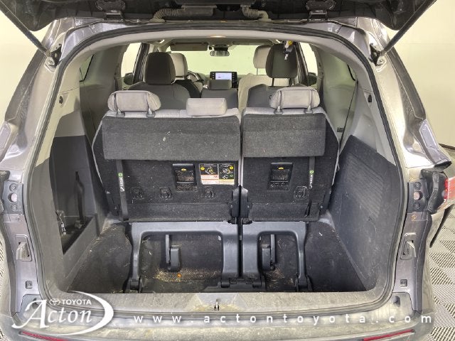 2022 Toyota Sienna LE 8 Passenger