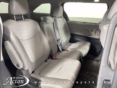 2022 Toyota Sienna LE 8 Passenger
