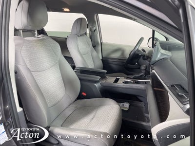 2022 Toyota Sienna LE 8 Passenger