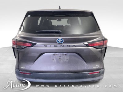2022 Toyota Sienna LE 8 Passenger
