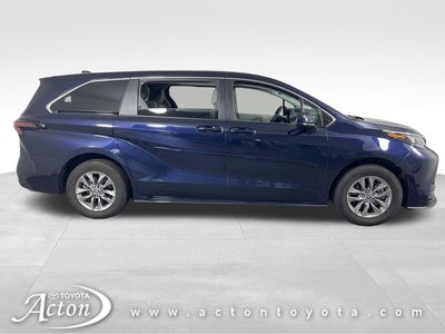 2024 Toyota Sienna LE 8 Passenger