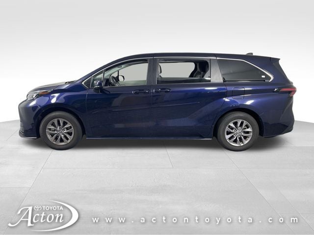 2024 Toyota Sienna LE 8 Passenger