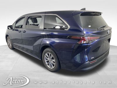 2024 Toyota Sienna LE 8 Passenger