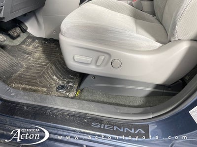 2017 Toyota Sienna LE 8 Passenger
