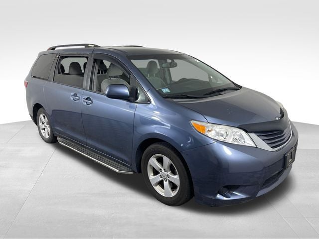 2017 Toyota Sienna LE 8 Passenger