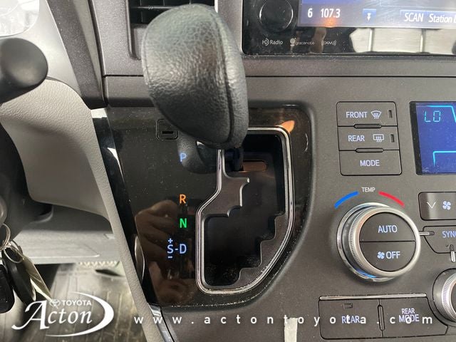 2017 Toyota Sienna LE 8 Passenger