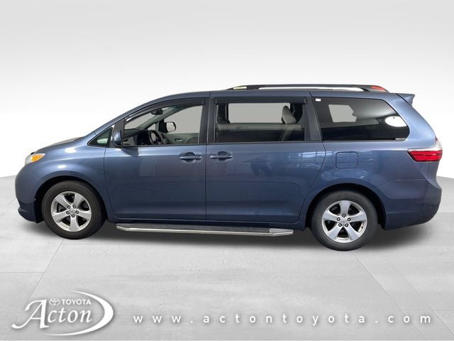 2017 Toyota Sienna LE 8 Passenger