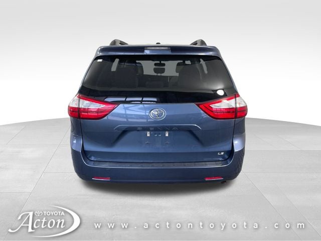 2017 Toyota Sienna LE 8 Passenger