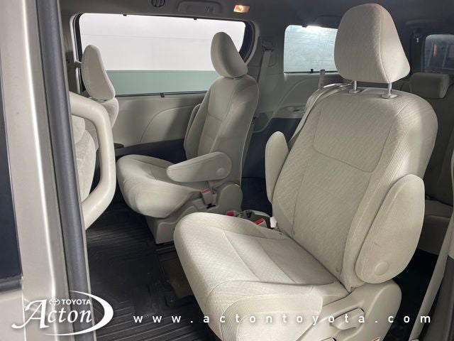 2017 Toyota SIENNA LE 3.5L LE 8 Passenger