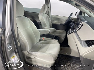 2017 Toyota SIENNA LE 3.5L LE 8 Passenger