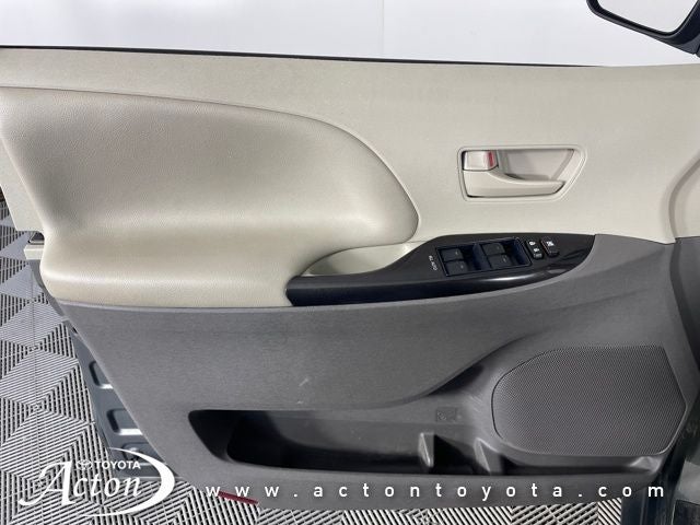 2011 Toyota SIENNA 3.5L Base