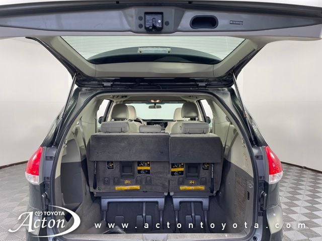 2011 Toyota SIENNA 3.5L Base